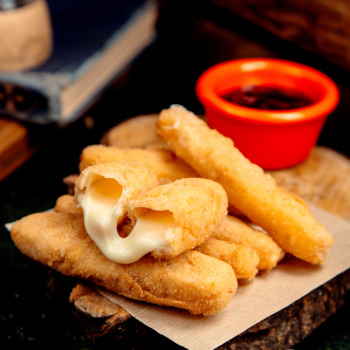 Breaded Mozzarella Sticks (6 Pcs)
